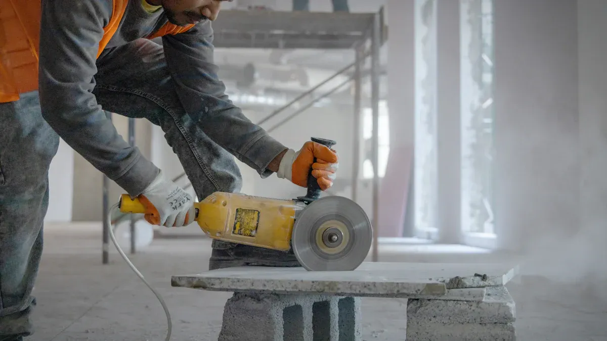 How to Choose the Right Concrete Cutter: Blade Size, Power & Cutting Depth Guide